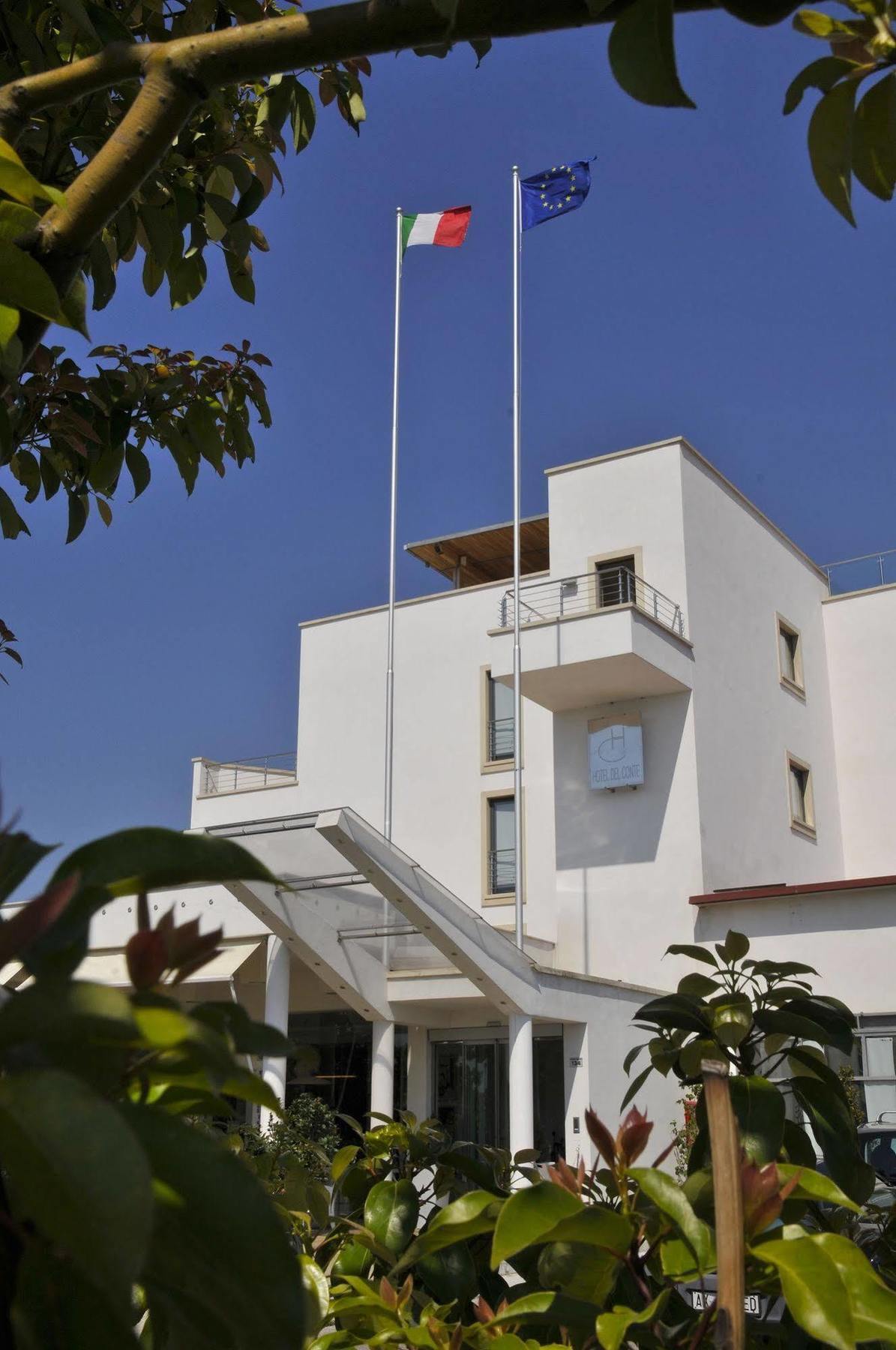 Hotel Del Conte 폰디 외부 사진